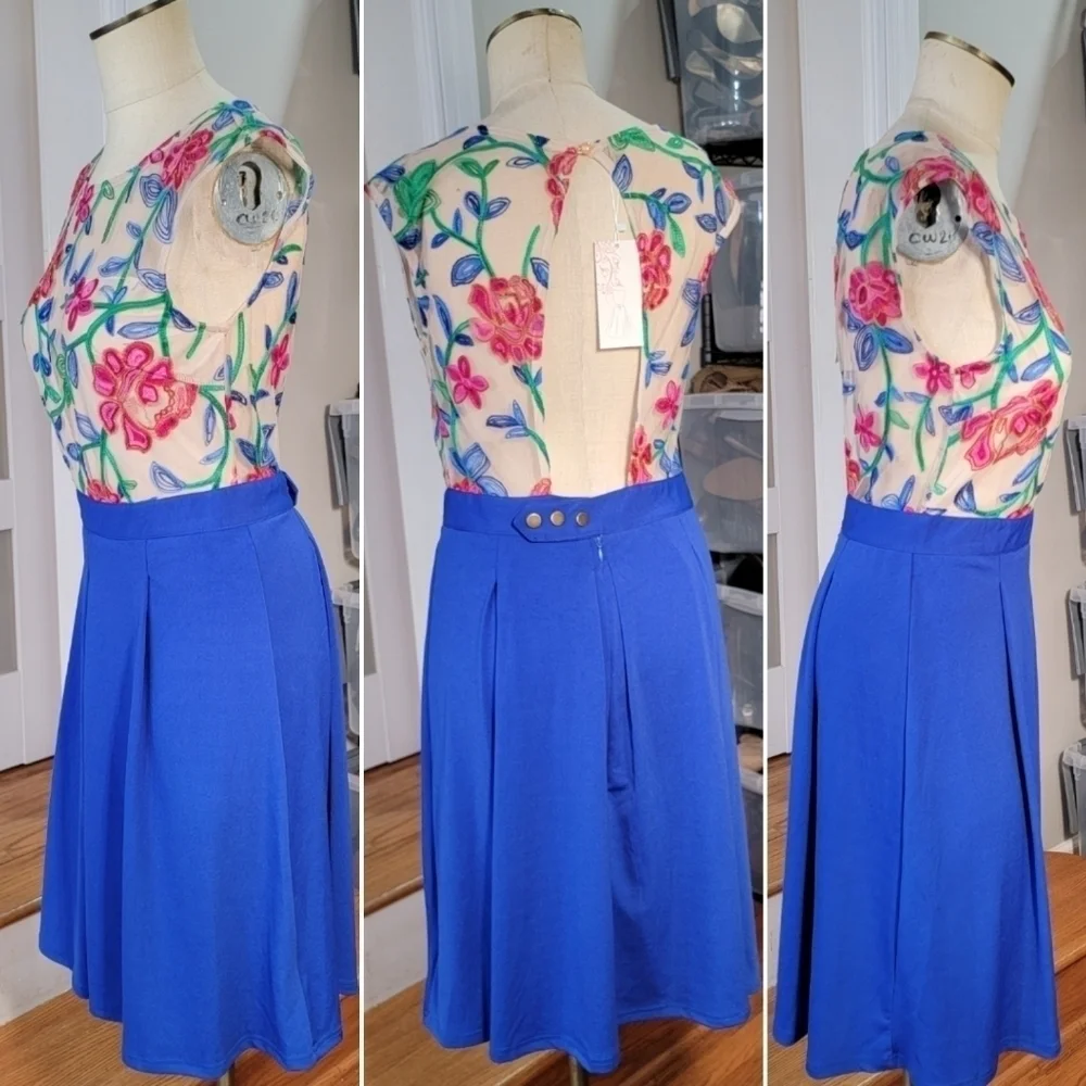 NEW Acevog Floral Embroidered Semi sheer Dress Open Back Size Medium